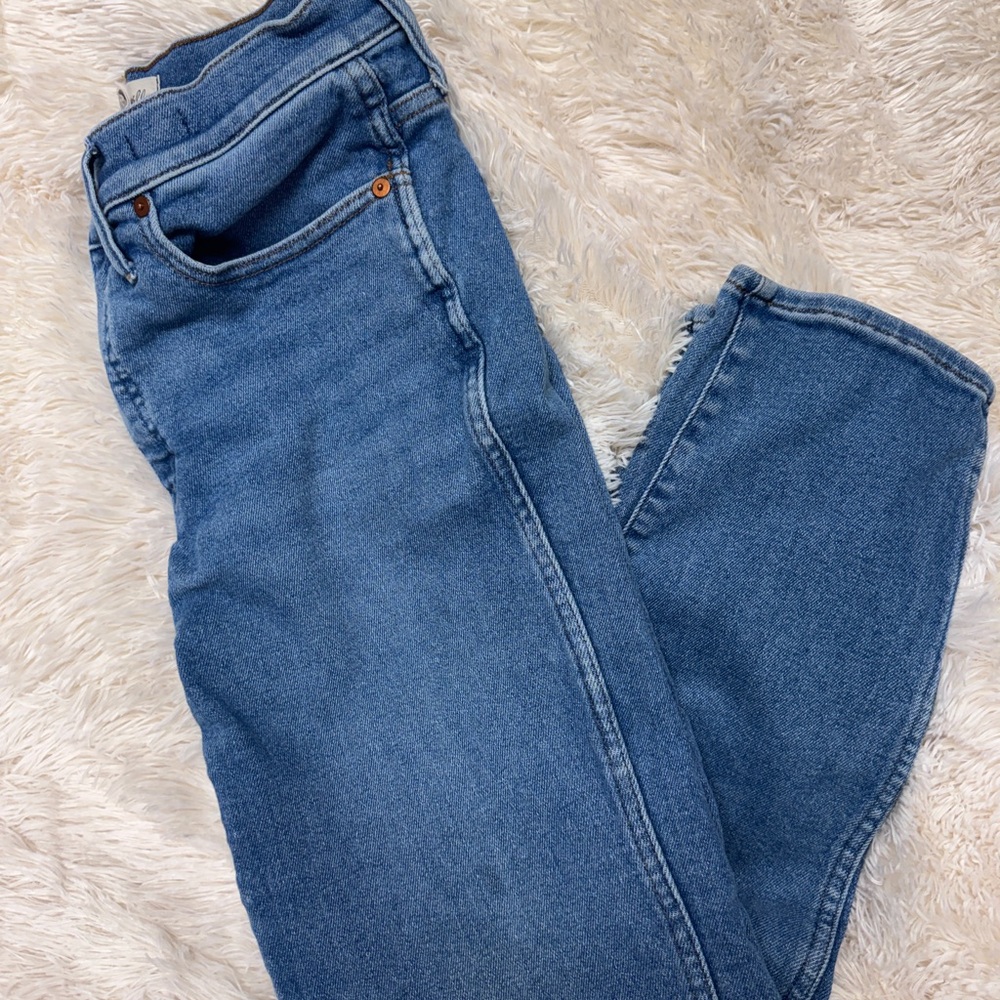 Madewell Straight Leg Jeans in Medium Blue